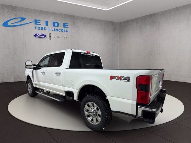 2026 Star White Metallic Tri-Coat Ford Super Duty F-350 SRW Lariat Chrome 4X4 Truck