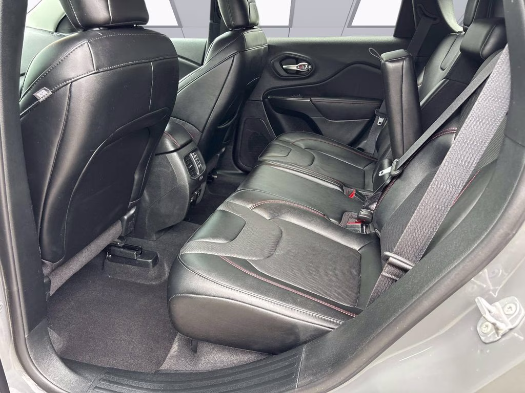 2022 Sting-Gray Clearcoat Jeep Cherokee Trailhawk 4X4 SUV