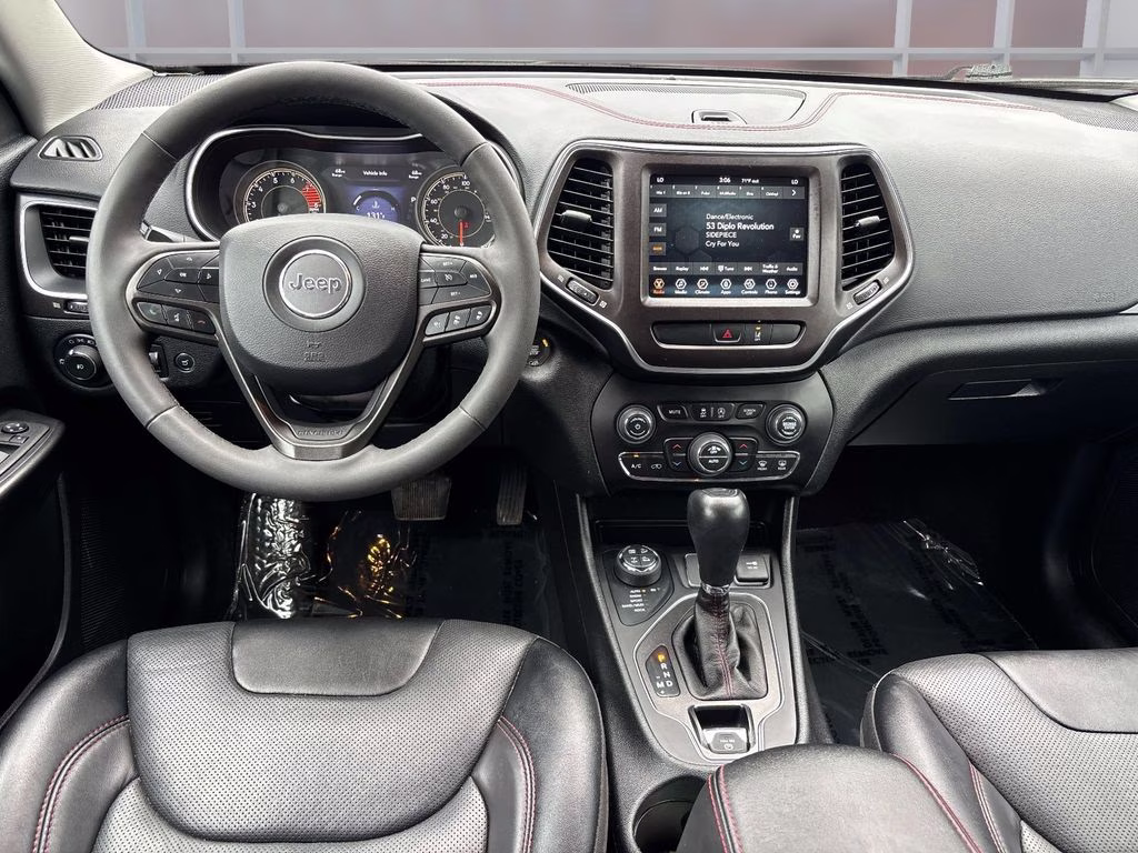 2022 Sting-Gray Clearcoat Jeep Cherokee Trailhawk 4X4 SUV