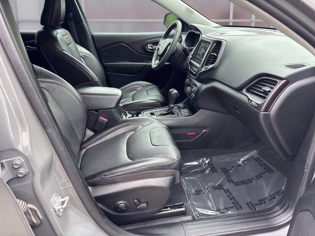 2022 Sting-Gray Clearcoat Jeep Cherokee Trailhawk 4X4 SUV