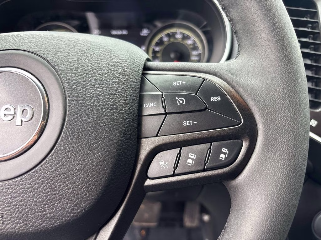2022 Sting-Gray Clearcoat Jeep Cherokee Trailhawk 4X4 SUV