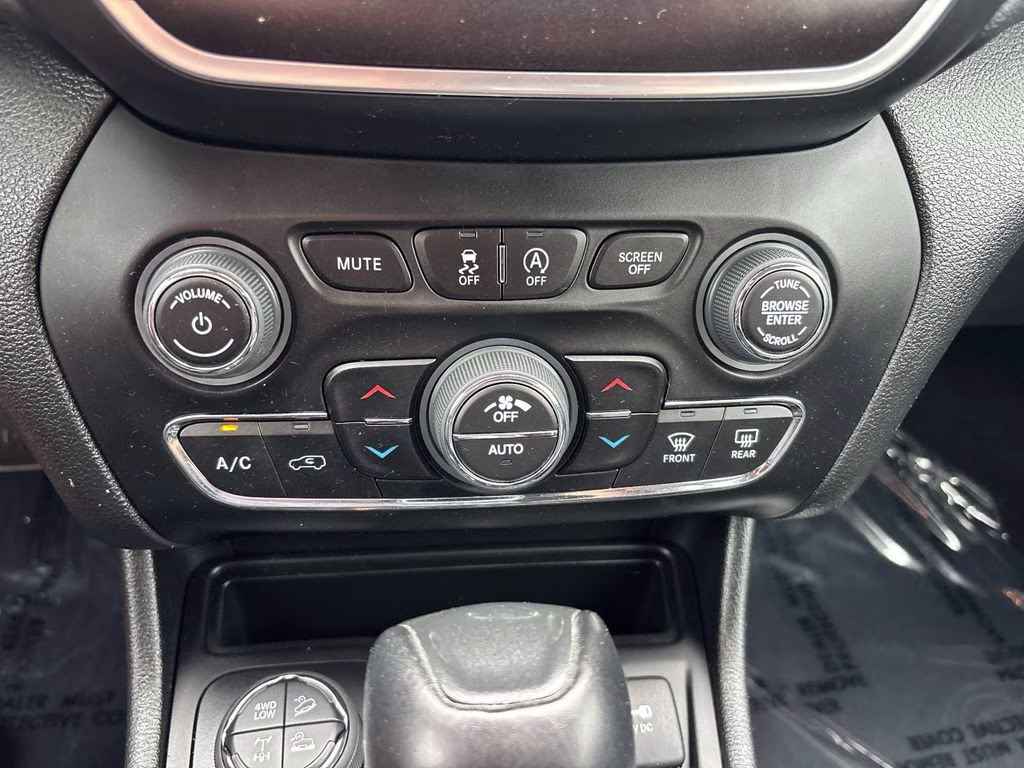 2022 Sting-Gray Clearcoat Jeep Cherokee Trailhawk 4X4 SUV