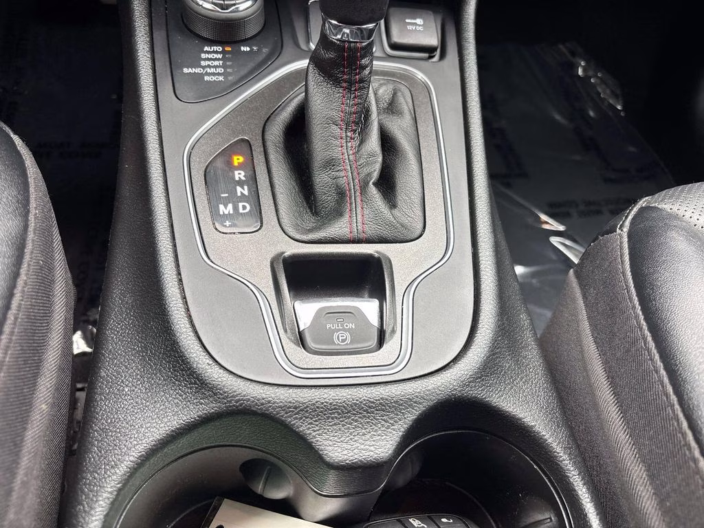 2022 Sting-Gray Clearcoat Jeep Cherokee Trailhawk 4X4 SUV