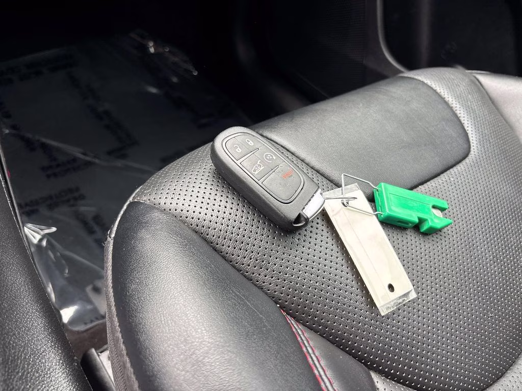 2022 Sting-Gray Clearcoat Jeep Cherokee Trailhawk 4X4 SUV