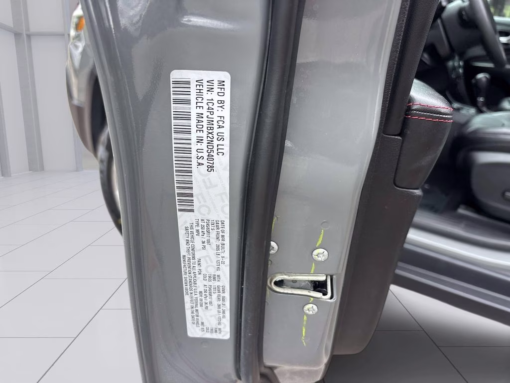 2022 Sting-Gray Clearcoat Jeep Cherokee Trailhawk 4X4 SUV
