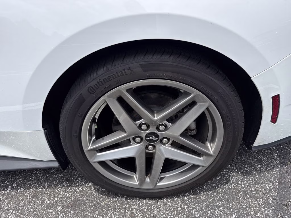 2024 Oxford White Ford Mustang EcoBoost RWD Coupe