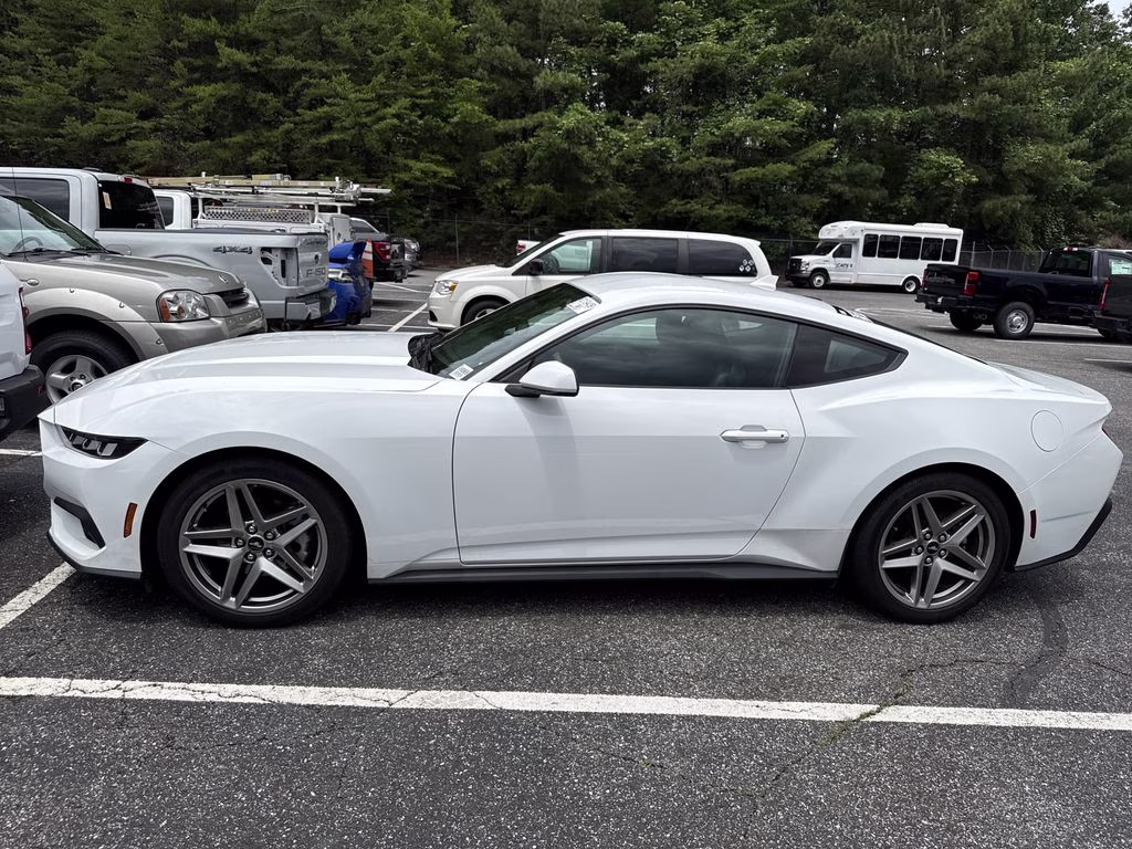 2024 Oxford White Ford Mustang EcoBoost RWD Coupe