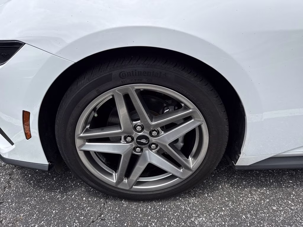 2024 Oxford White Ford Mustang EcoBoost RWD Coupe
