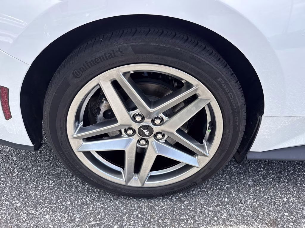 2024 Oxford White Ford Mustang EcoBoost RWD Coupe