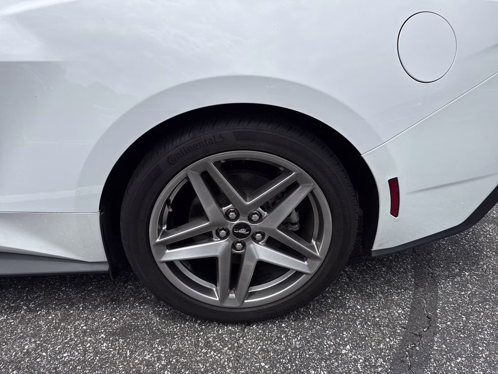 2024 Oxford White Ford Mustang EcoBoost RWD Coupe