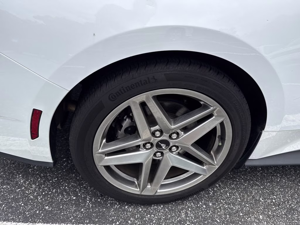 2024 Oxford White Ford Mustang EcoBoost RWD Coupe
