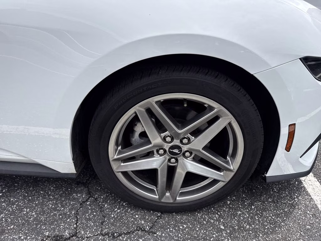 2024 Oxford White Ford Mustang EcoBoost RWD Coupe