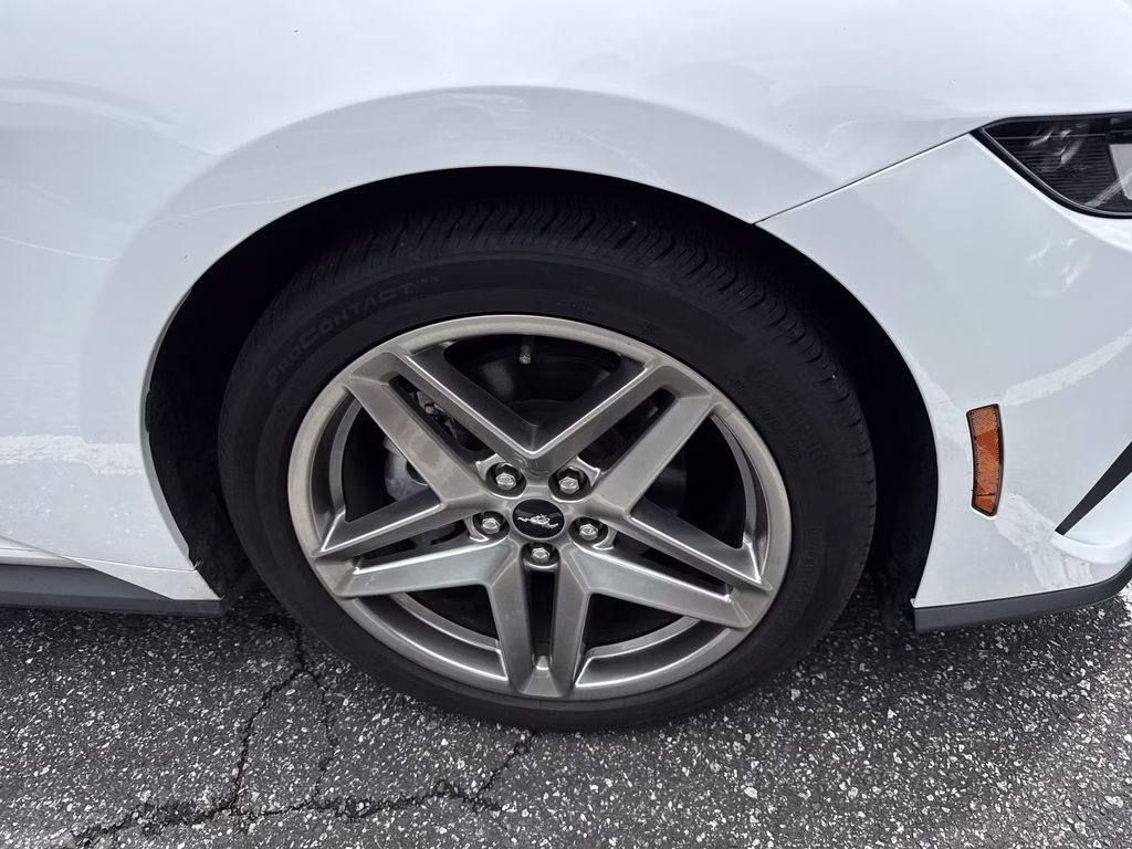 2024 Oxford White Ford Mustang EcoBoost RWD Coupe