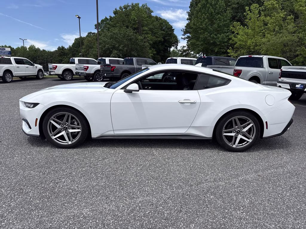 2024 Oxford White Ford Mustang EcoBoost RWD Coupe