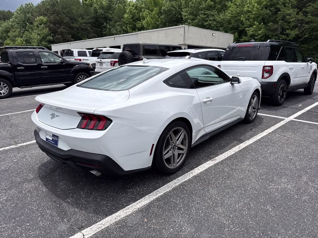 2024 Oxford White Ford Mustang EcoBoost RWD Coupe