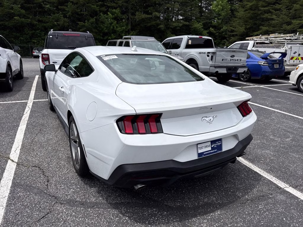 2024 Oxford White Ford Mustang EcoBoost RWD Coupe