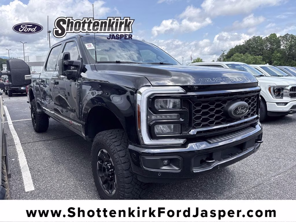 2025 Ford F-250 Lariat 4x4 Crew Cab 6-3/4' Box's photo