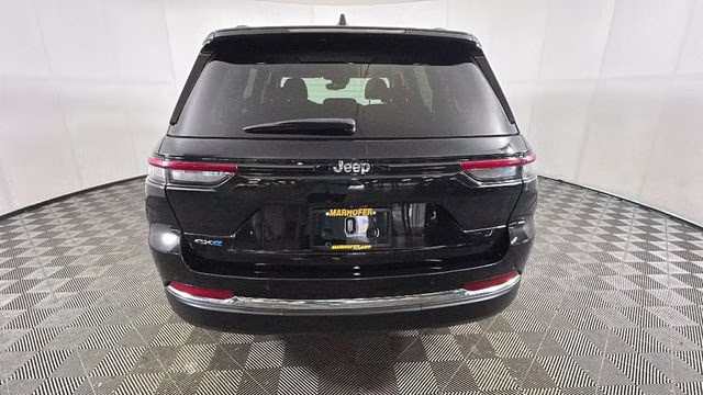 2022 Diamond Black Crystal Pearlcoat Jeep Grand Cherokee 4xe 4X4 SUV