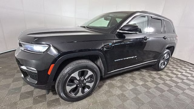 2022 Diamond Black Crystal Pearlcoat Jeep Grand Cherokee 4xe 4X4 SUV