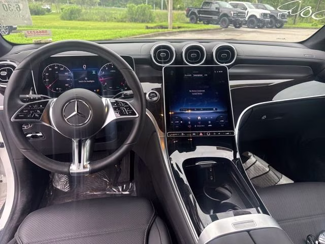 2025 Polar White Mercedes-Benz GLC GLC 300 RWD SUV
