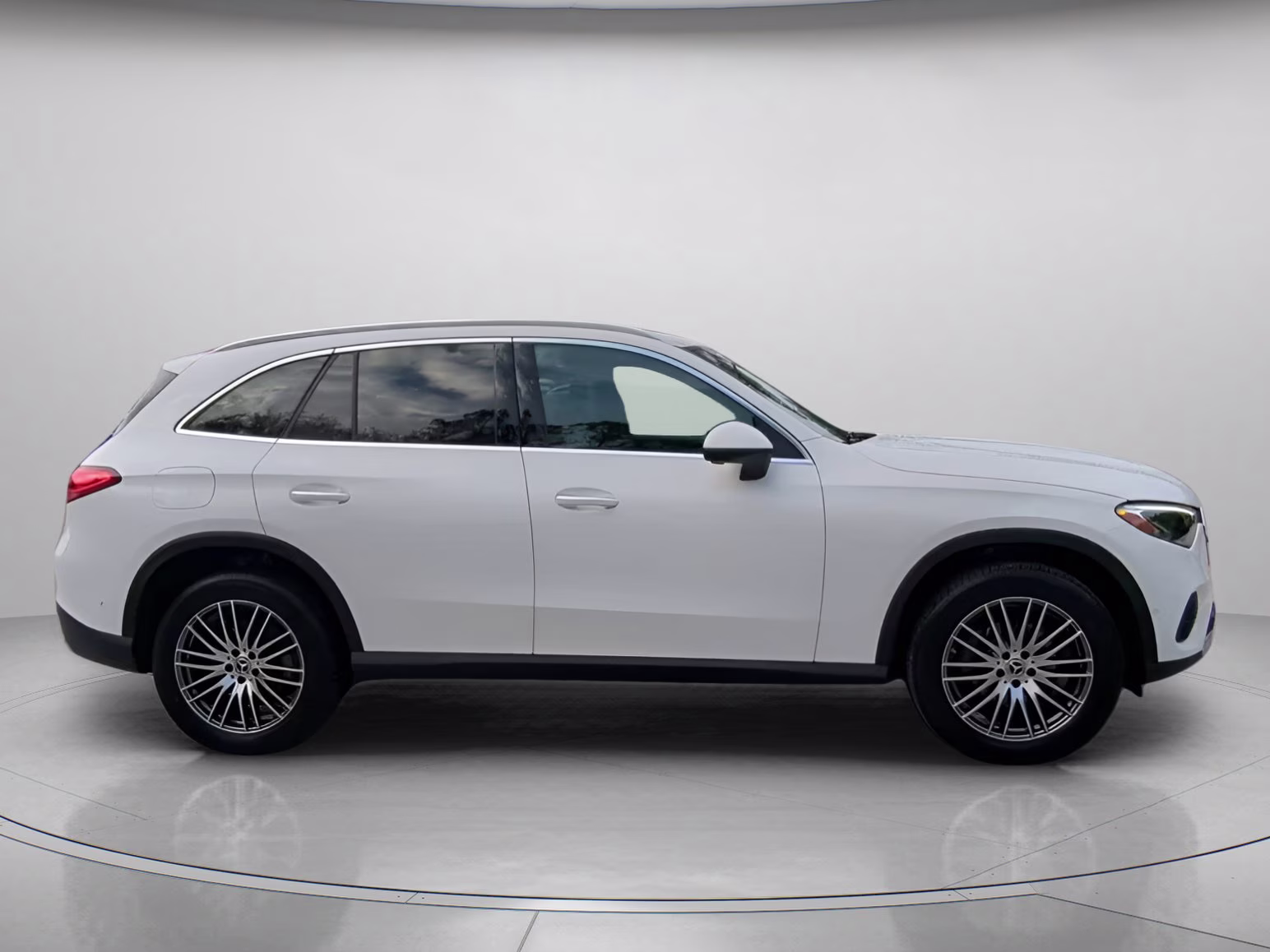 2025 Polar White Mercedes-Benz GLC GLC 300 RWD SUV
