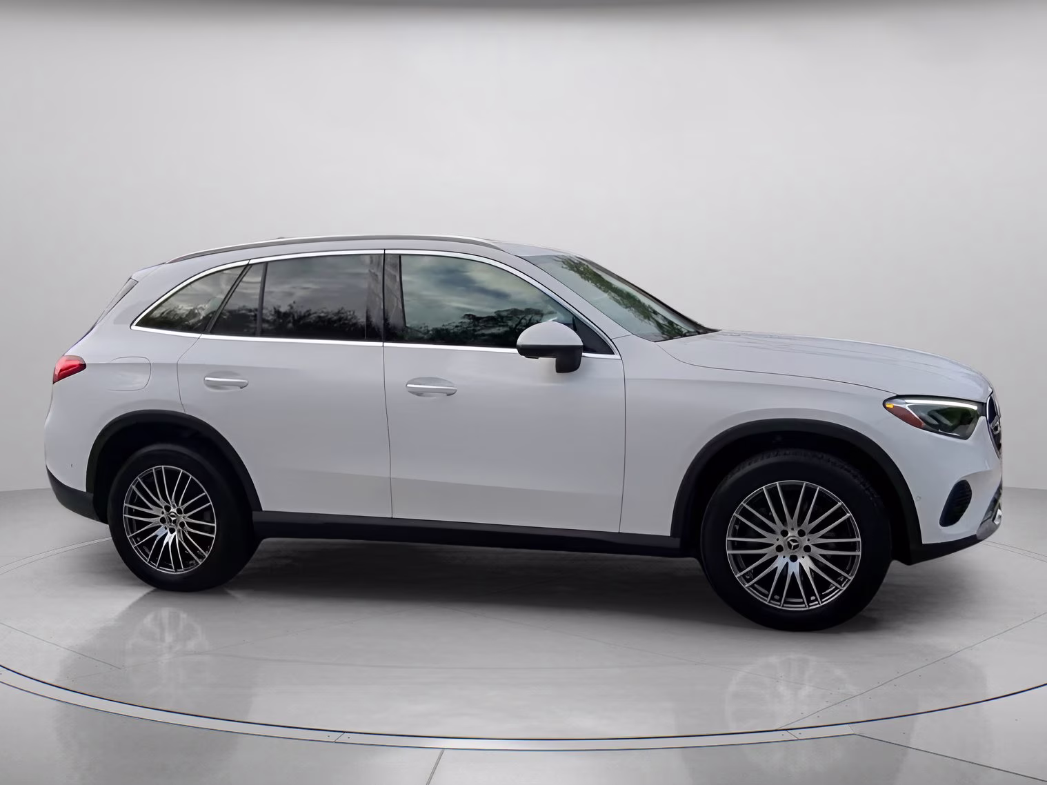 2025 Polar White Mercedes-Benz GLC GLC 300 RWD SUV