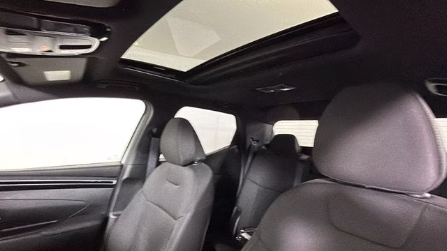 2023 White Hyundai Santa Cruz SEL FWD Truck
