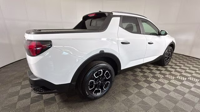 2023 White Hyundai Santa Cruz SEL FWD Truck