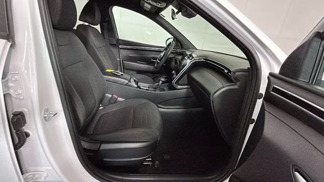2023 White Hyundai Santa Cruz SEL FWD Truck