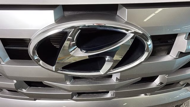 2023 White Hyundai Santa Cruz SEL FWD Truck