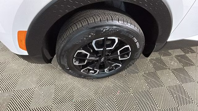 2023 White Hyundai Santa Cruz SEL FWD Truck