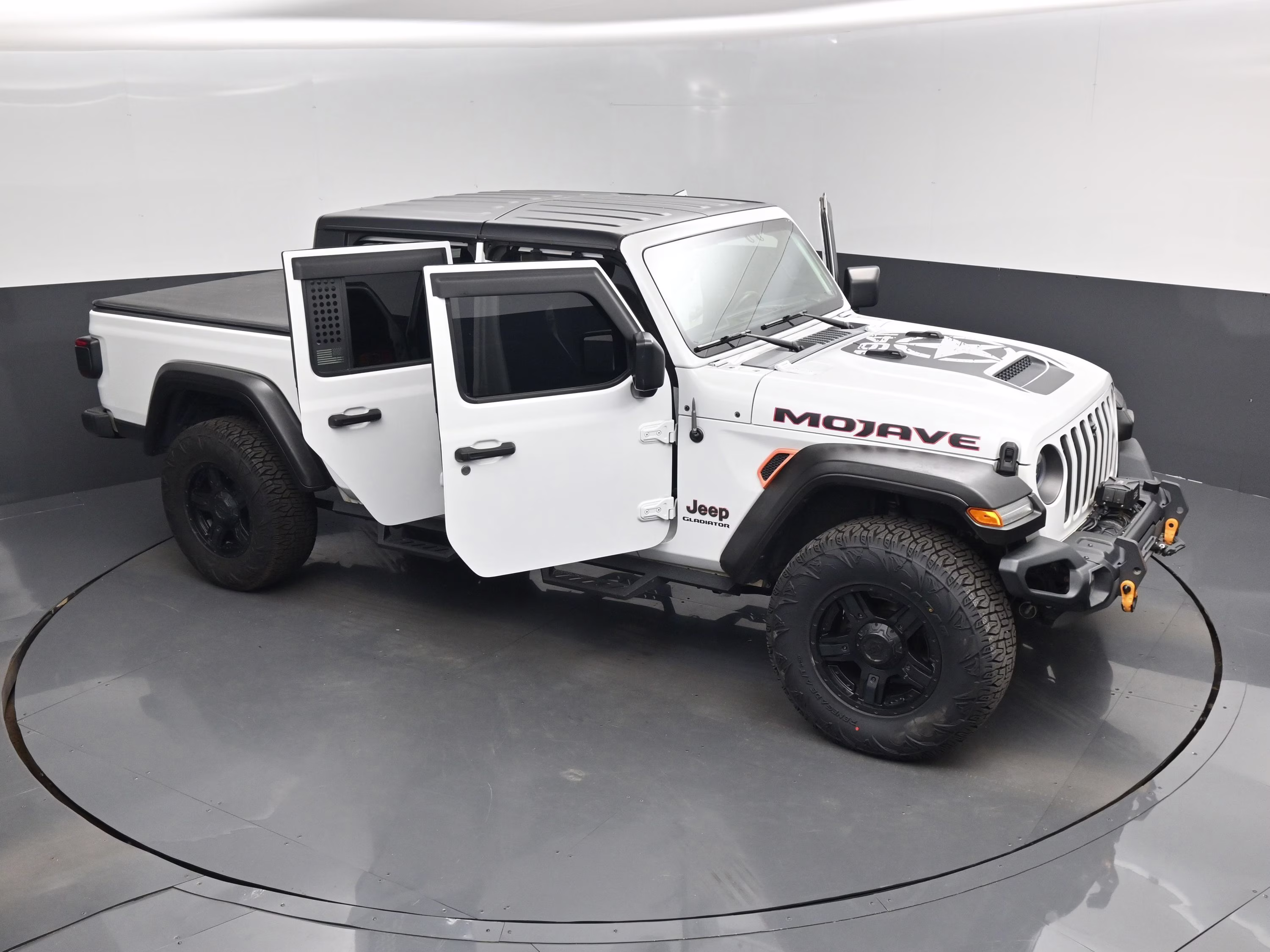 2021 Bright White Clearcoat Jeep Gladiator Mojave 4X4 Truck