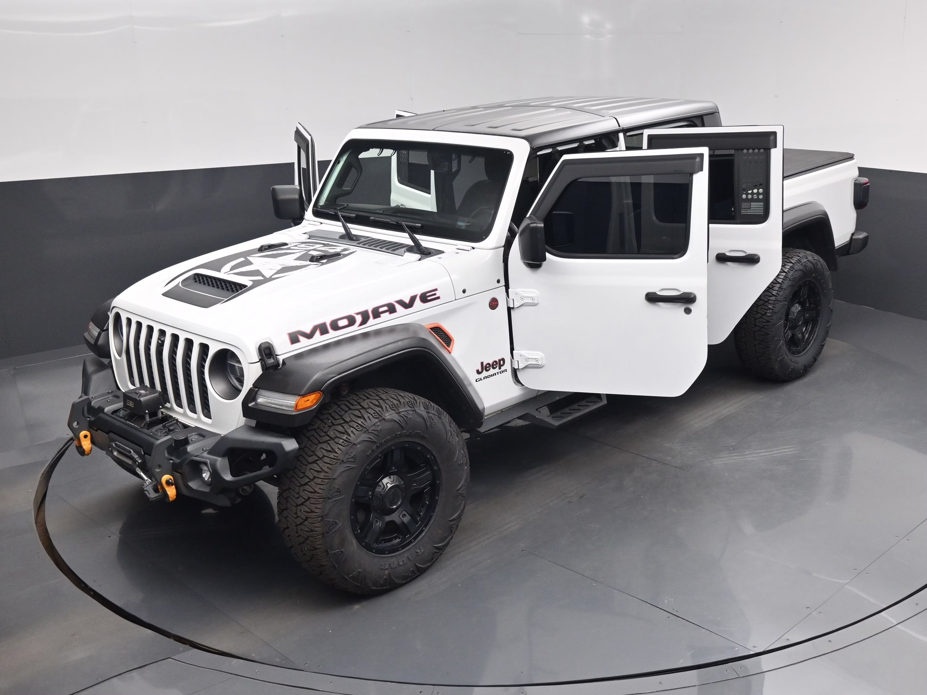 2021 Bright White Clearcoat Jeep Gladiator Mojave 4X4 Truck