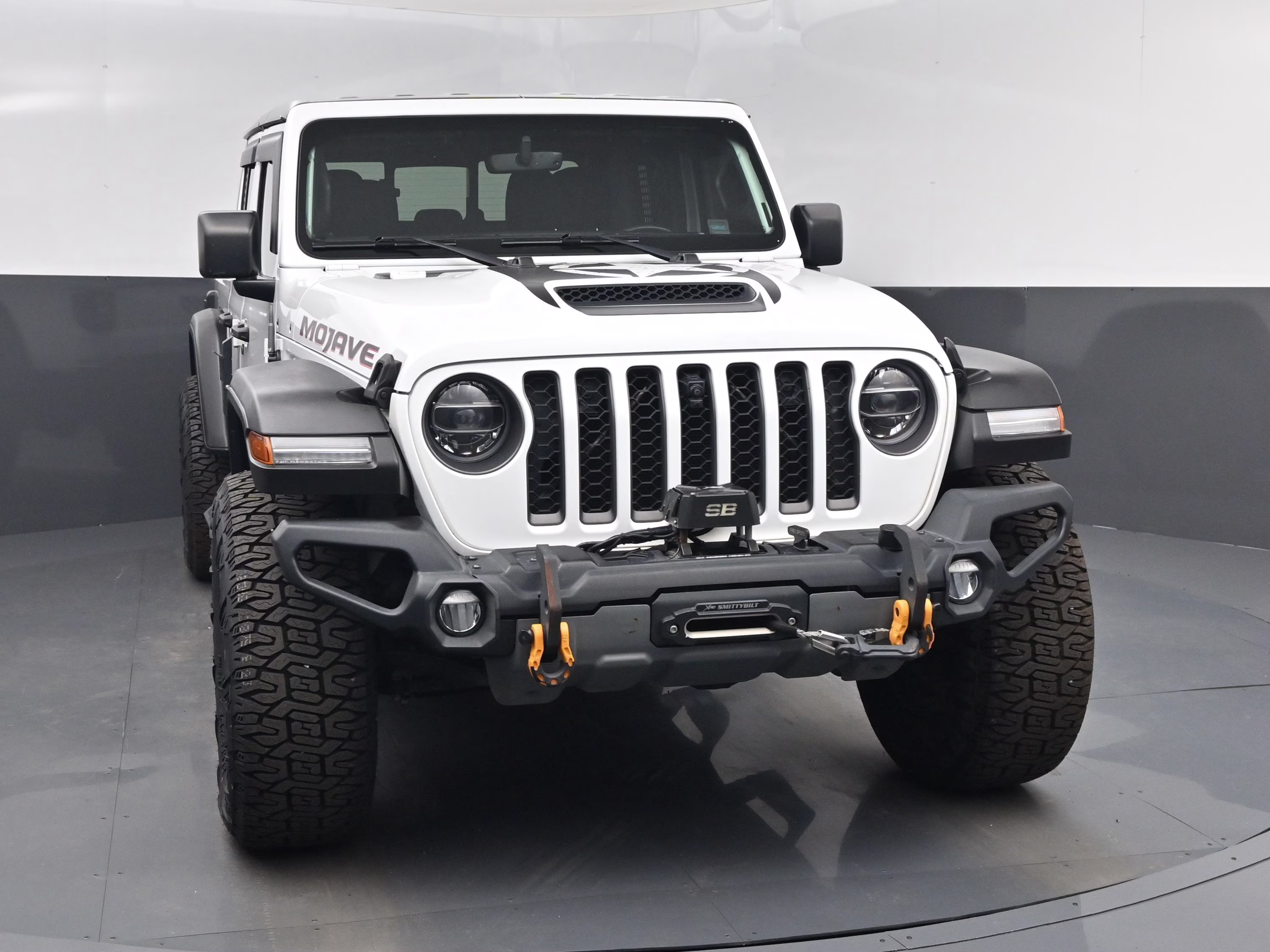 2021 Bright White Clearcoat Jeep Gladiator Mojave 4X4 Truck