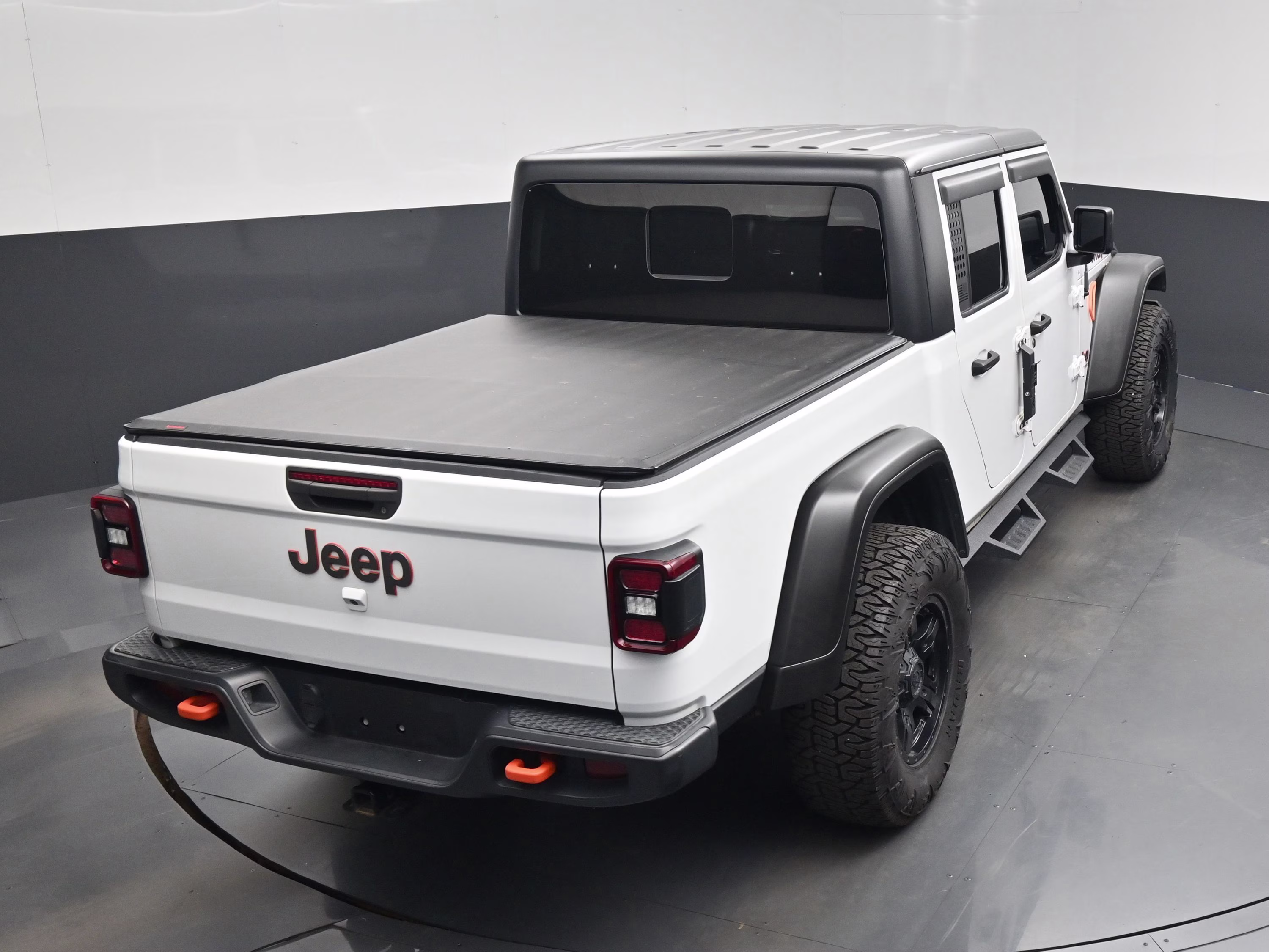 2021 Bright White Clearcoat Jeep Gladiator Mojave 4X4 Truck
