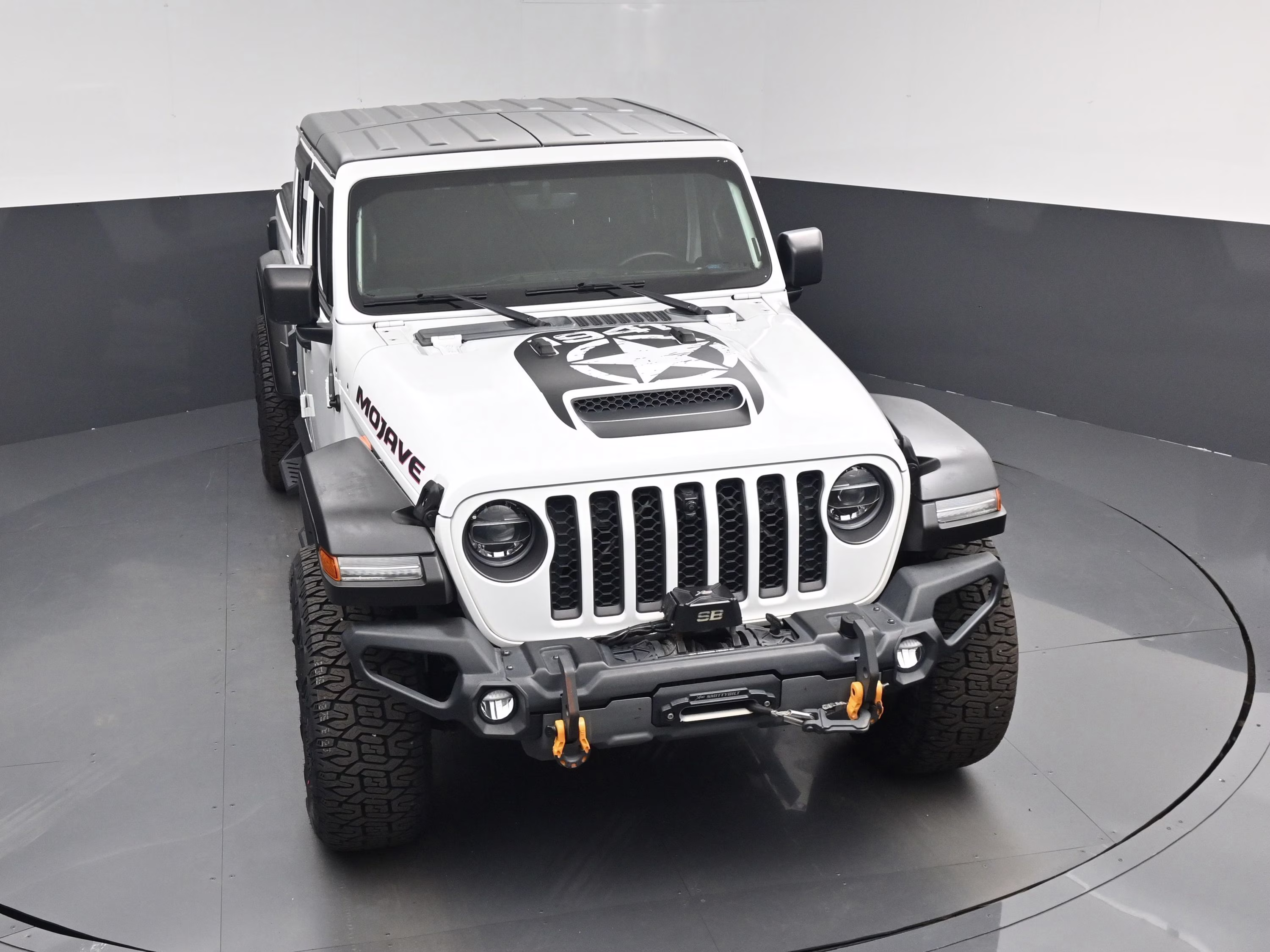 2021 Bright White Clearcoat Jeep Gladiator Mojave 4X4 Truck