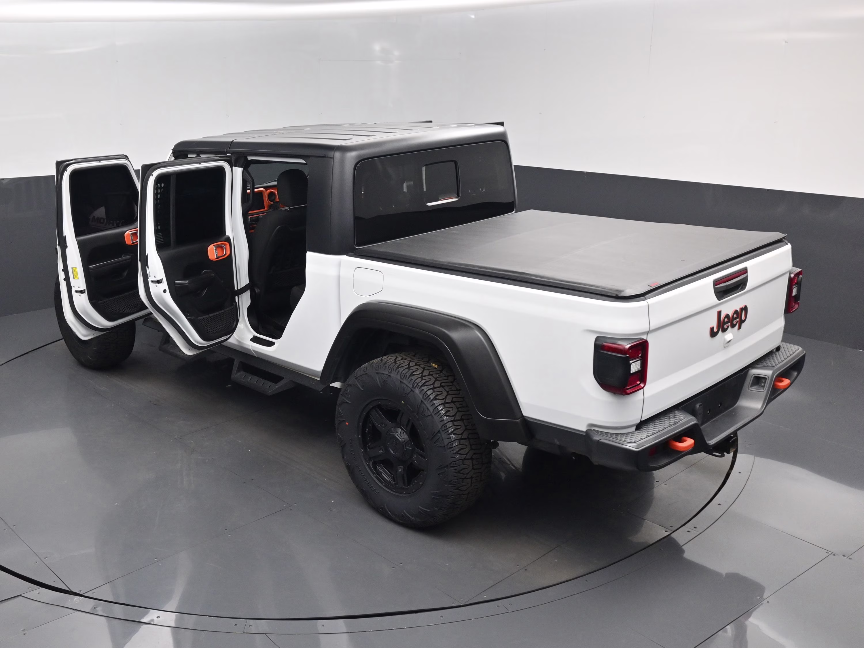 2021 Bright White Clearcoat Jeep Gladiator Mojave 4X4 Truck
