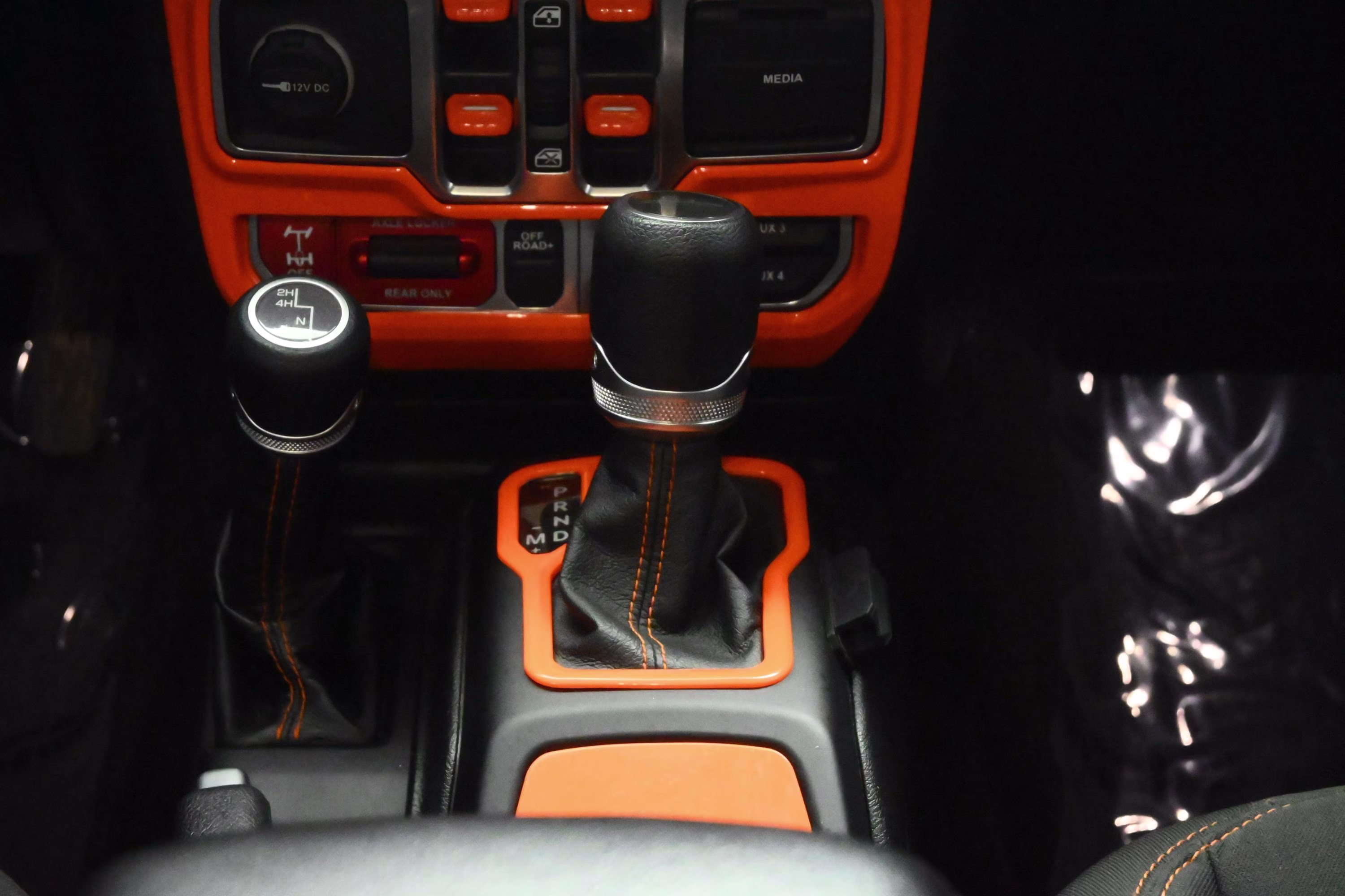 2021 Bright White Clearcoat Jeep Gladiator Mojave 4X4 Truck
