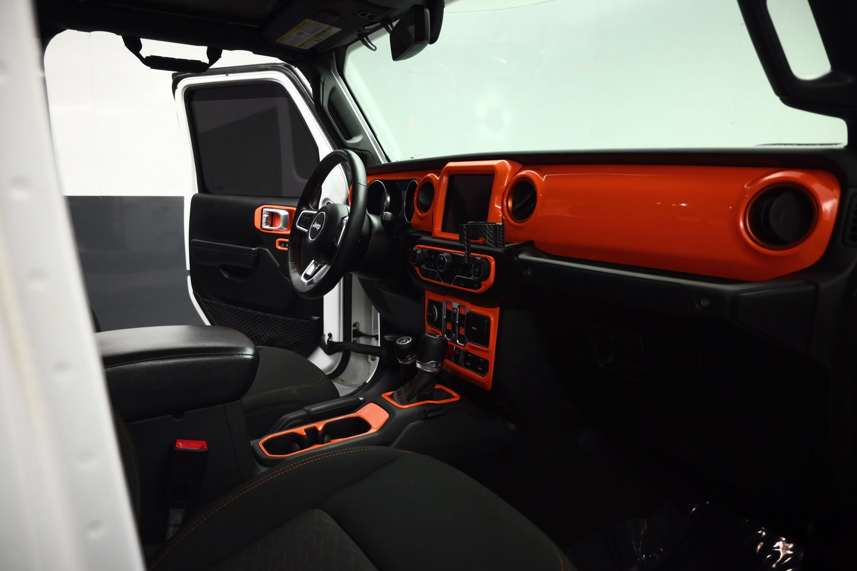 2021 Bright White Clearcoat Jeep Gladiator Mojave 4X4 Truck