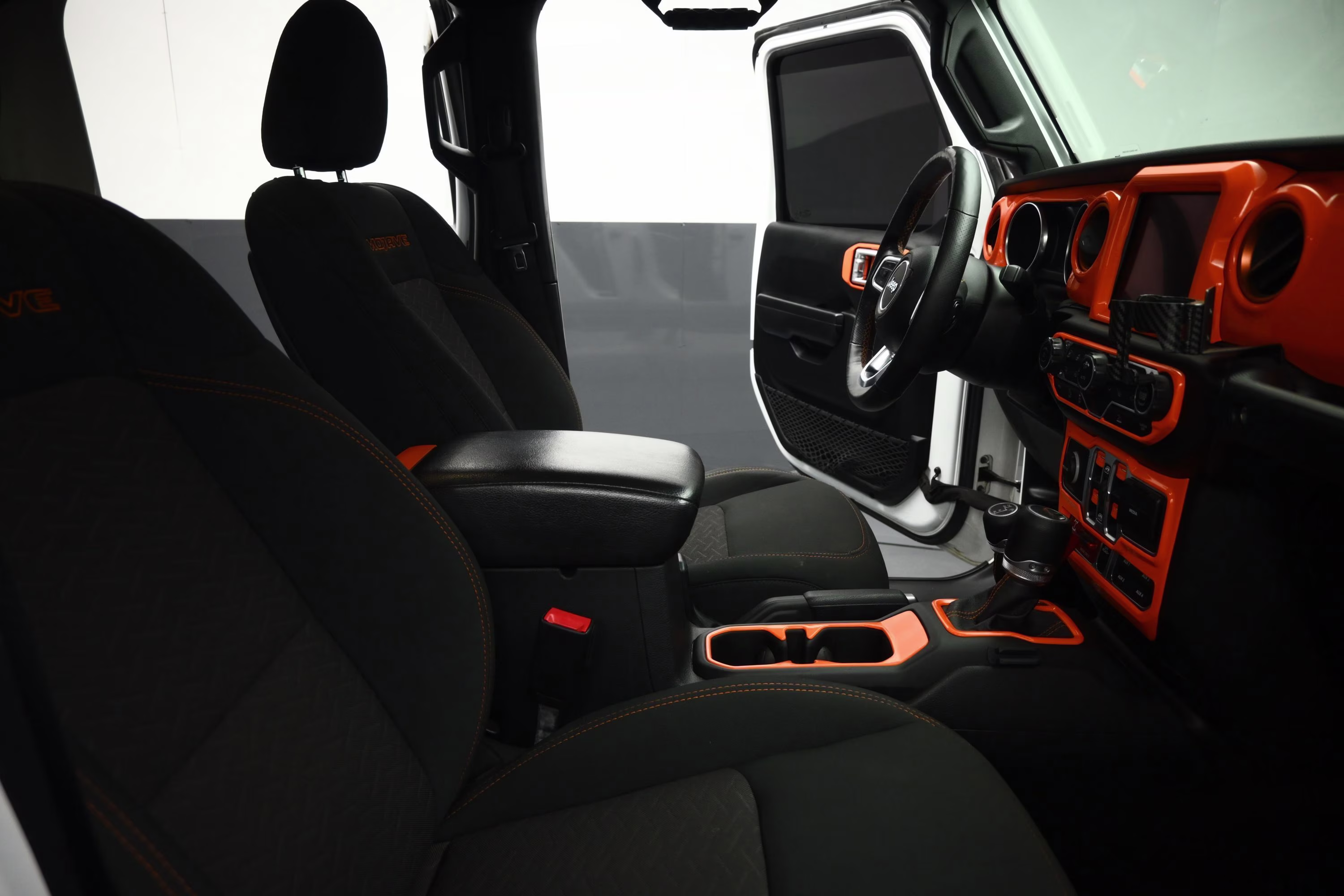 2021 Bright White Clearcoat Jeep Gladiator Mojave 4X4 Truck