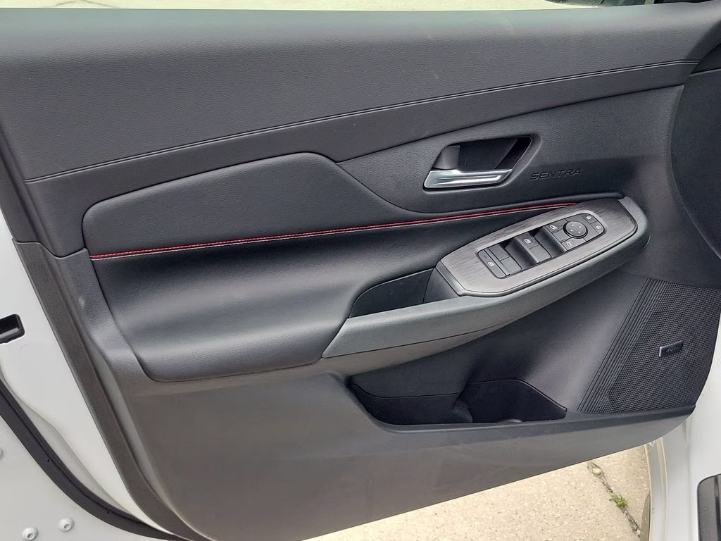 2026 Aspen White/Super Black Nissan Sentra SR FWD Sedan