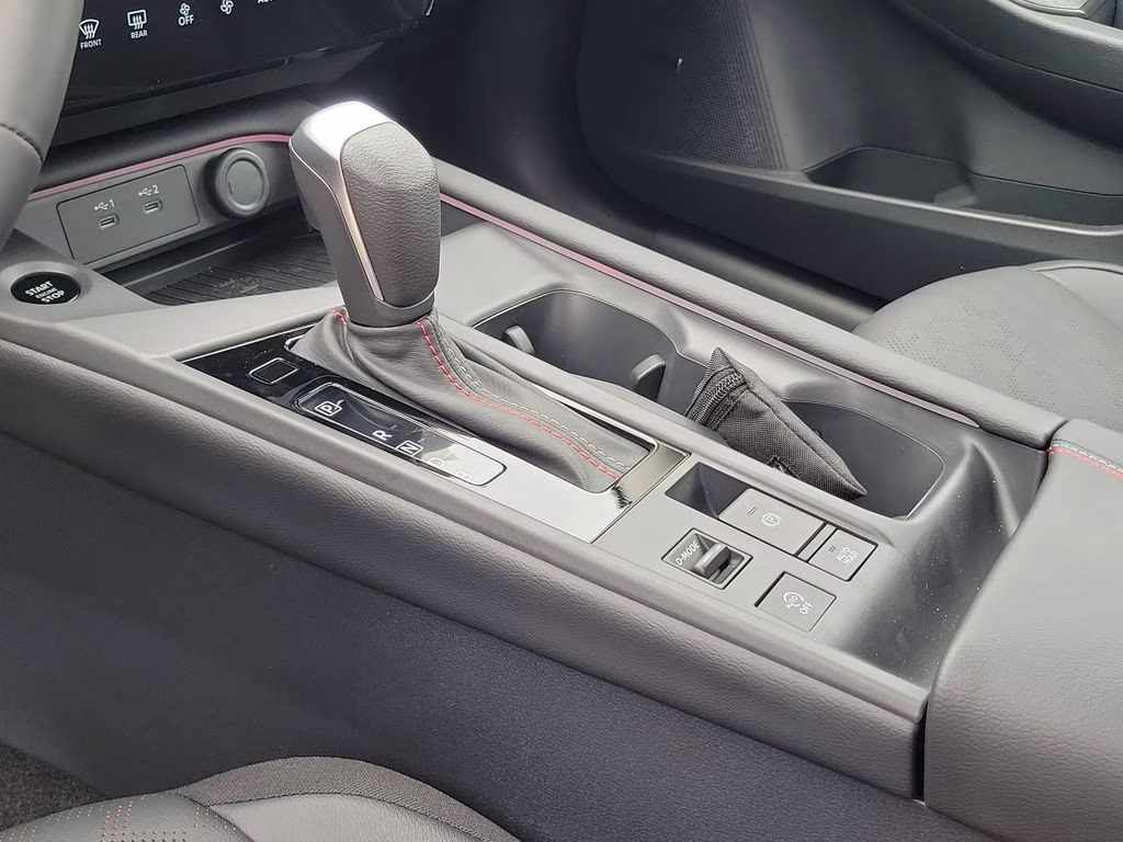 2026 Aspen White/Super Black Nissan Sentra SR FWD Sedan