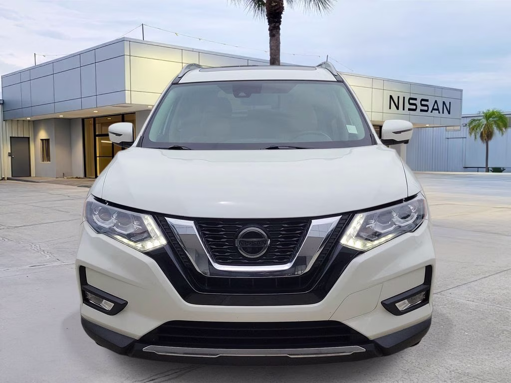 2019 Pearl White Tricoat Nissan Rogue SL FWD SUV