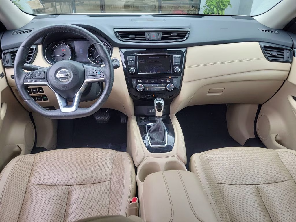 2019 Pearl White Tricoat Nissan Rogue SL FWD SUV
