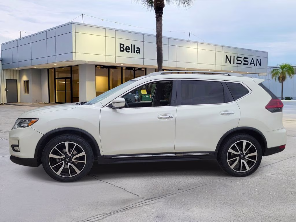 2019 Pearl White Tricoat Nissan Rogue SL FWD SUV