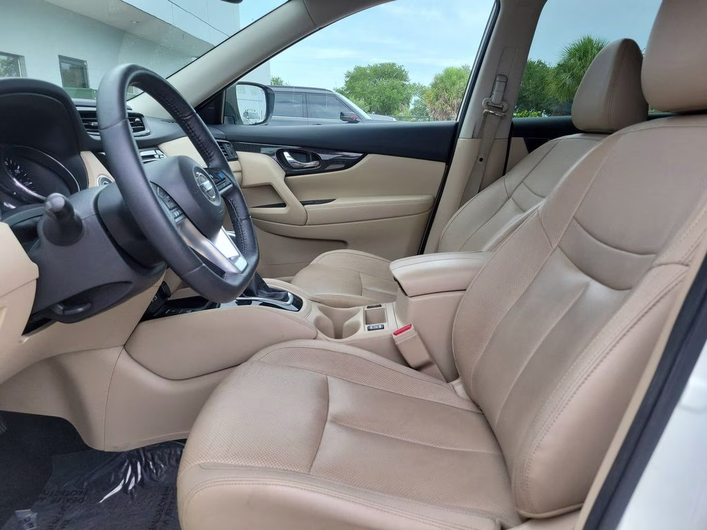 2019 Pearl White Tricoat Nissan Rogue SL FWD SUV