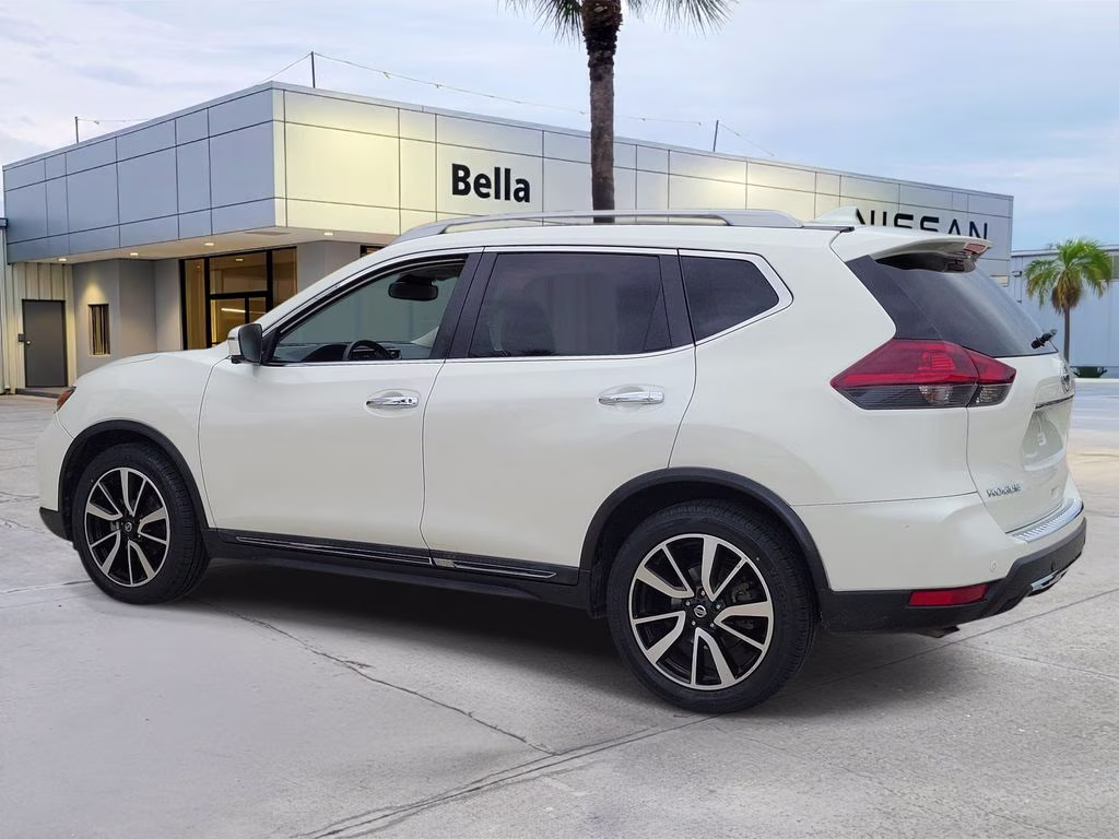 2019 Pearl White Tricoat Nissan Rogue SL FWD SUV