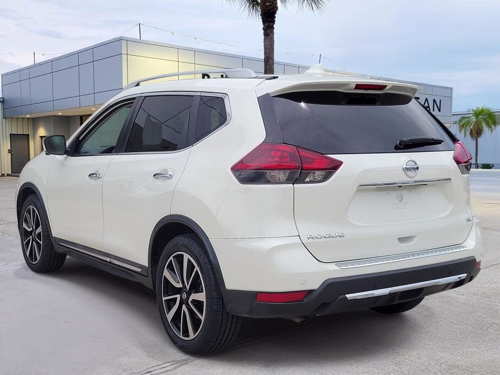 2019 Pearl White Tricoat Nissan Rogue SL FWD SUV