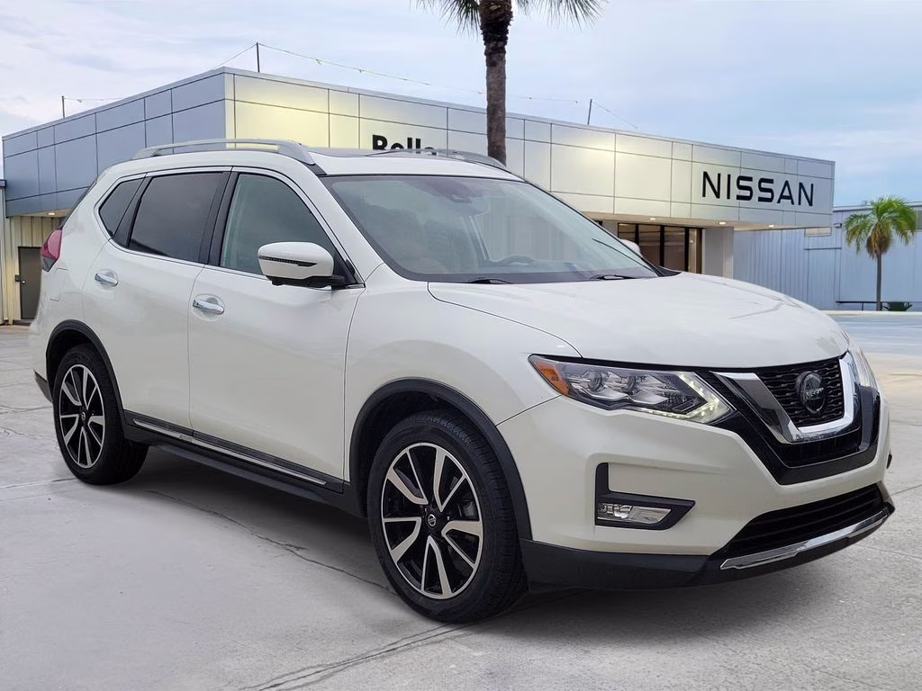 2019 Pearl White Tricoat Nissan Rogue SL FWD SUV