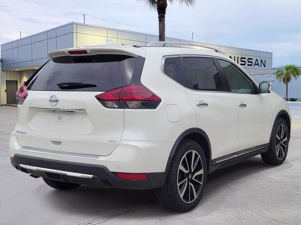 2019 Pearl White Tricoat Nissan Rogue SL FWD SUV